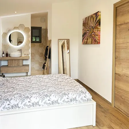 Le Petit Cabanon Provencal Villa Mane (Alpes-de-Haute-Provence)